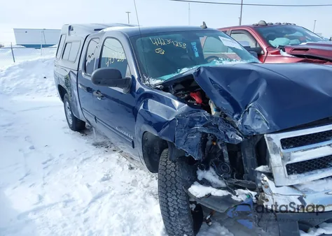 2010 Chevrolet Silverado 1500 Ls z USA, uszkodzony, nr VIN 1GCSCREA2AZ278398